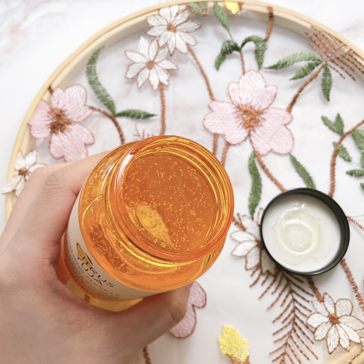 シトラスゆずバイタライジングアンプル/Farmstay/美容液を使ったクチコミ（3枚目）