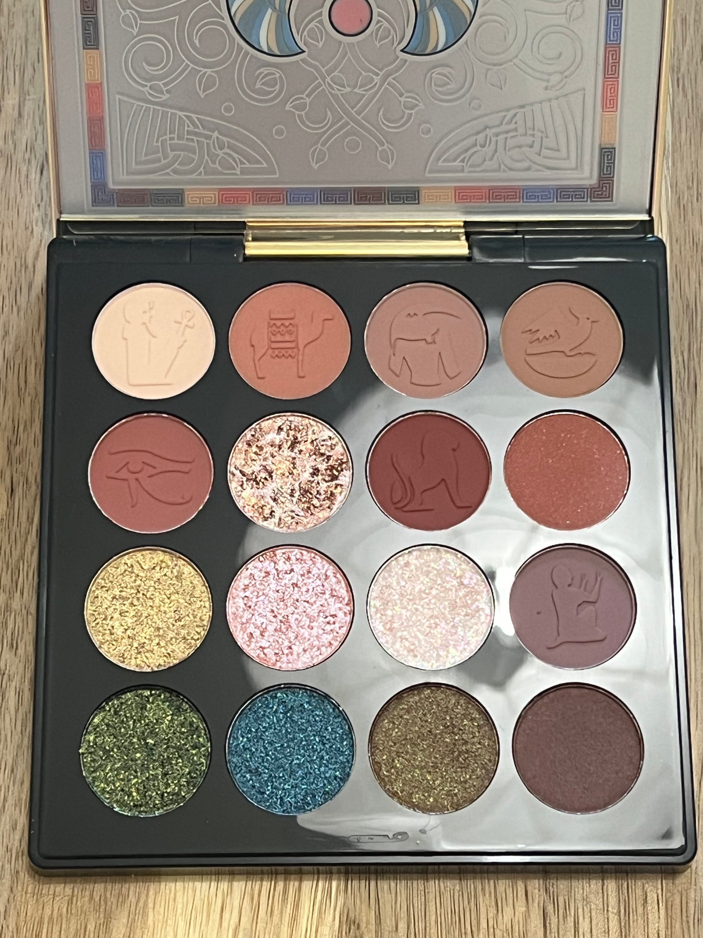 Fireworks 16 Color Eye Shadow/ZEESEA/アイシャドウパレットを使ったクチコミ(2枚目)