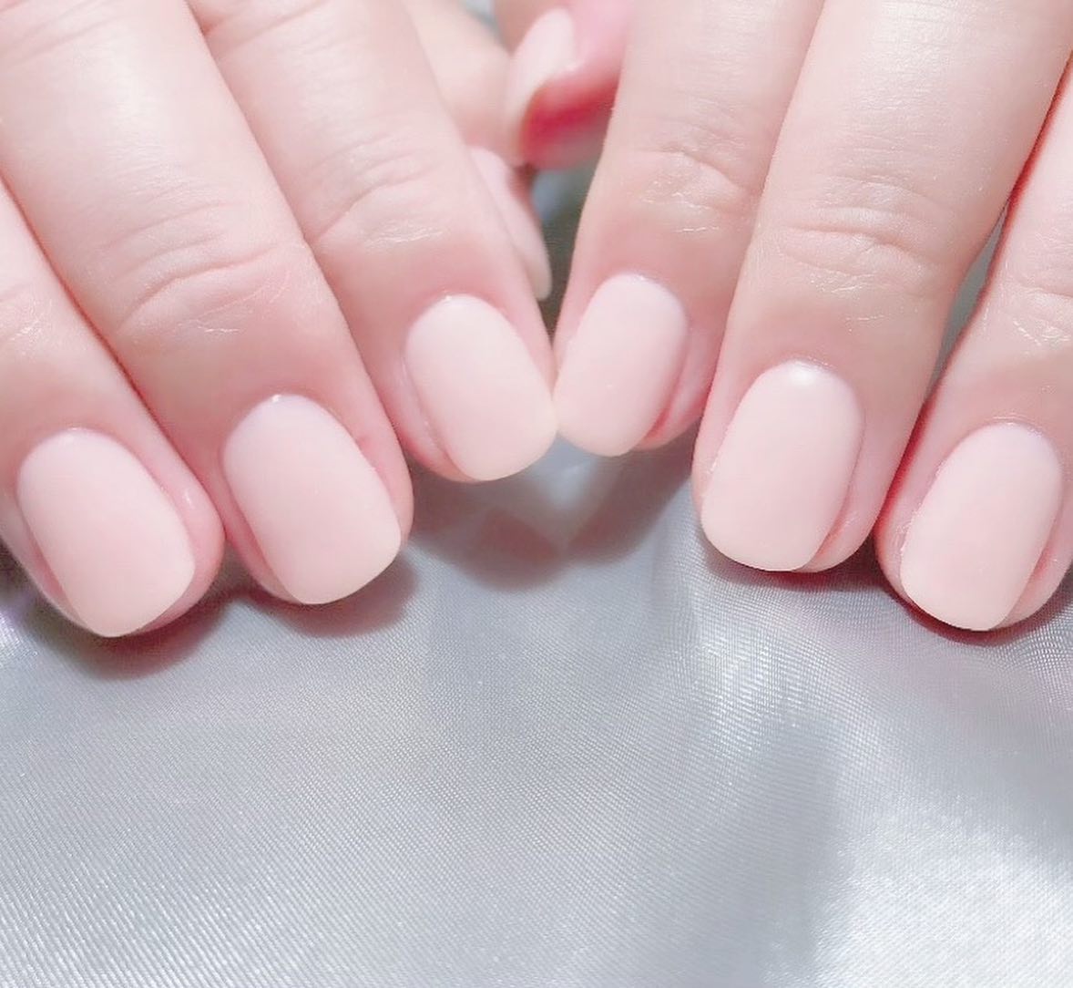 なかやまちえこ on LIPS 「マットなベージュ💅⠀⠀@pregel_officialレディク..」(1枚目)