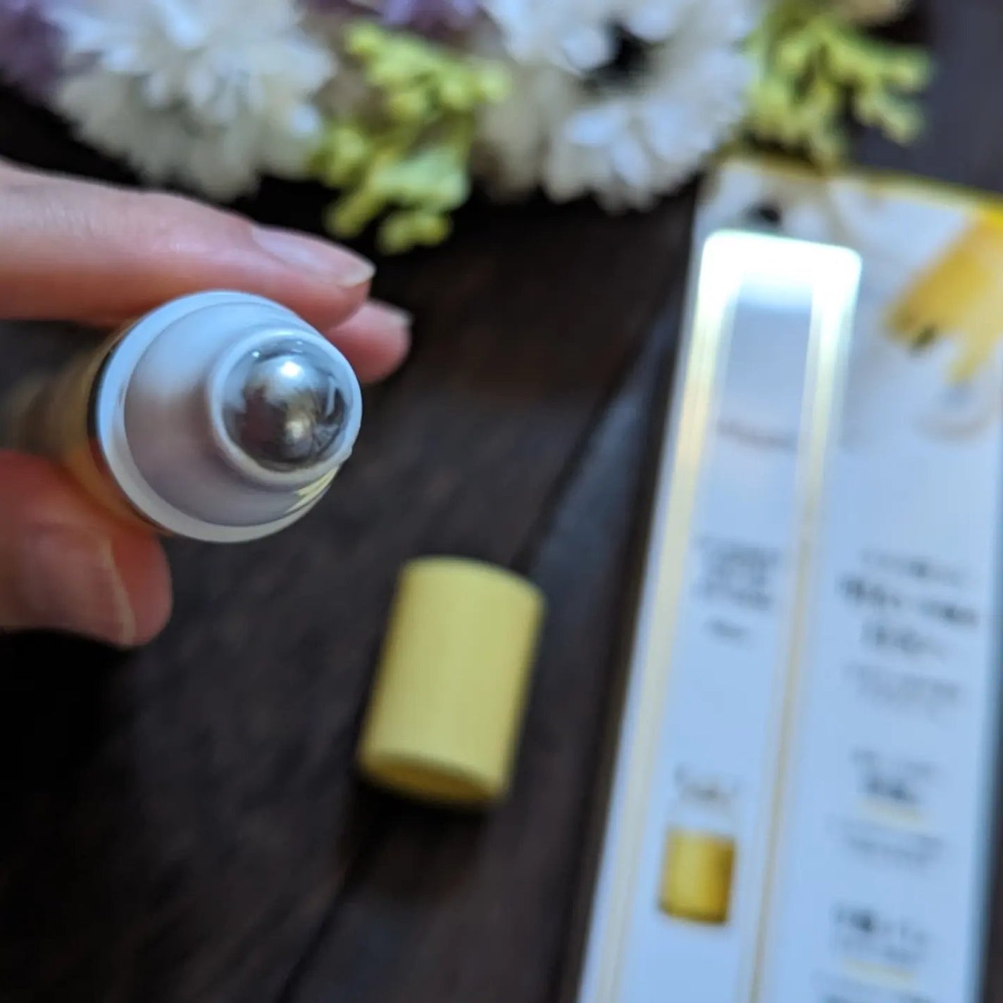 V9ビタミンアンプルロールオンアイクリームクリア/JMsolution/アイケア・アイクリームを使ったクチコミ(4枚目)