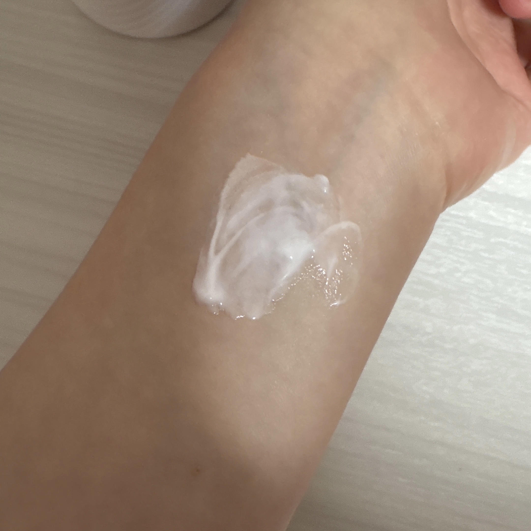 シア リッチボディローション/L&#39;OCCITANE/ボディローションを使ったクチコミ（3枚目）