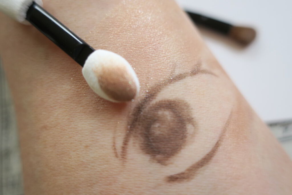 ドラマティックスタイリングアイズ/マキアージュ/アイシャドウパレットを使ったクチコミ(4枚目)