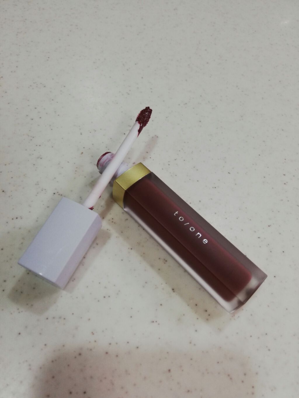 トーン ペタル エッセンス カラー バター/to/one/リップグロスを使ったクチコミ（2枚目）