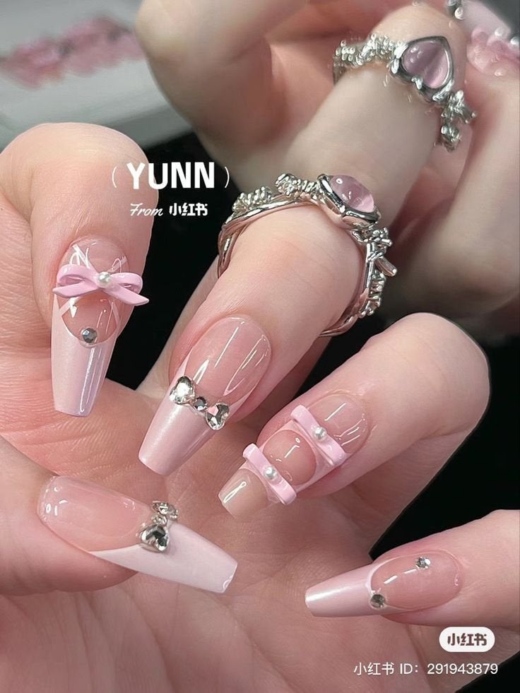 めい on LIPS 「可愛すぎるバレエコアネイル集🌷🎀..」(1枚目)