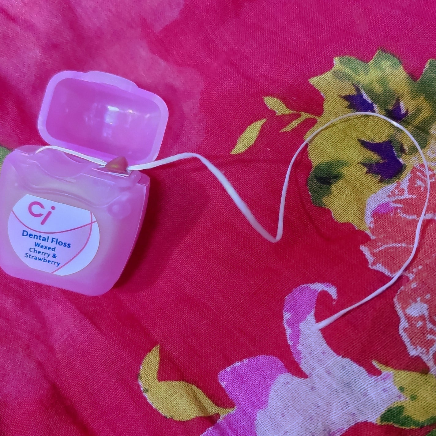 ミニフロス ワックスチェリー&ストロベリー/Ciメディカル/デンタルフロス・歯間ブラシを使ったクチコミ(5枚目)