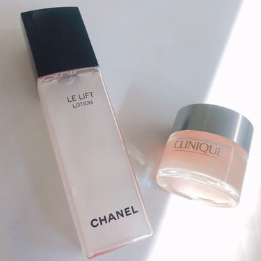 CHANEL ル リフト ローションのクチコミ「私の最近の #ハリ活 ♡

CHANELのル・リフトローションは
名前の通りリフトアップ効果が.....」（1枚目）