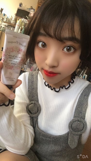 ETUDE ハンドブーケRB ハンドクリームのクチコミ「ずっと前から愛用してるETUDE HOUSEのハンドブーケRB ハンドクリーム👐💖
今の時期乾.....」（1枚目）