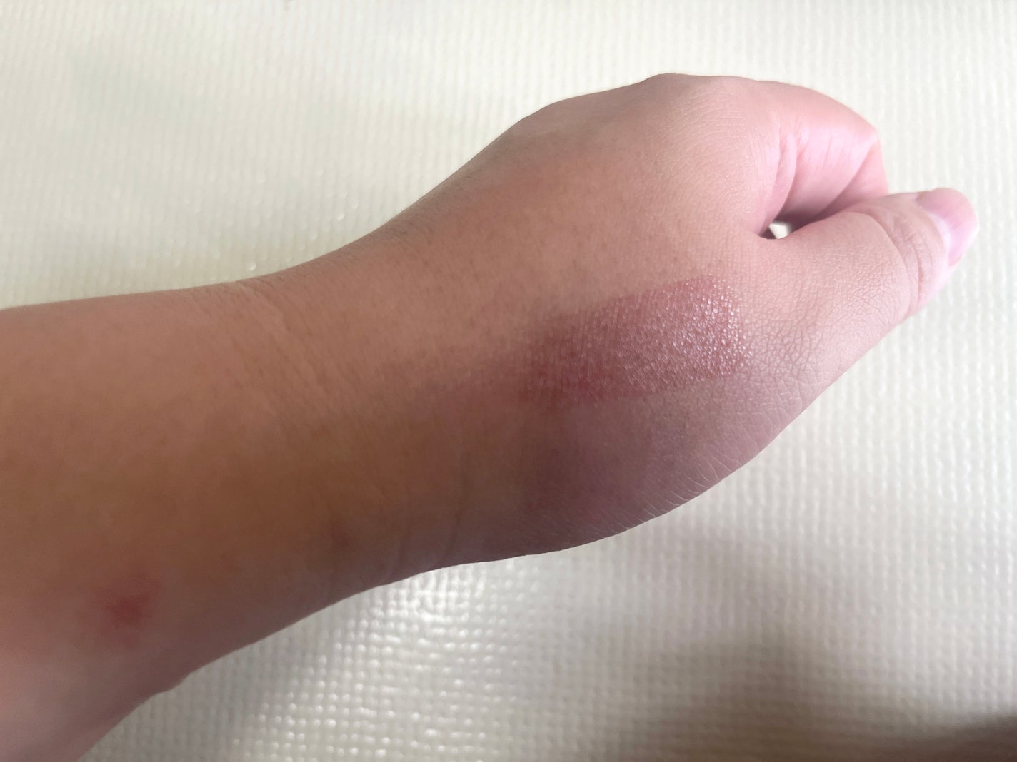 センシュアル ヌードバーム/HERA/リップバームを使ったクチコミ(4枚目)