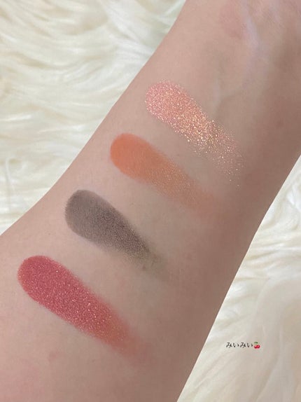 ローズウッドデイドリーム 4アイズ /RMK/アイシャドウパレットを使ったクチコミ(3枚目)