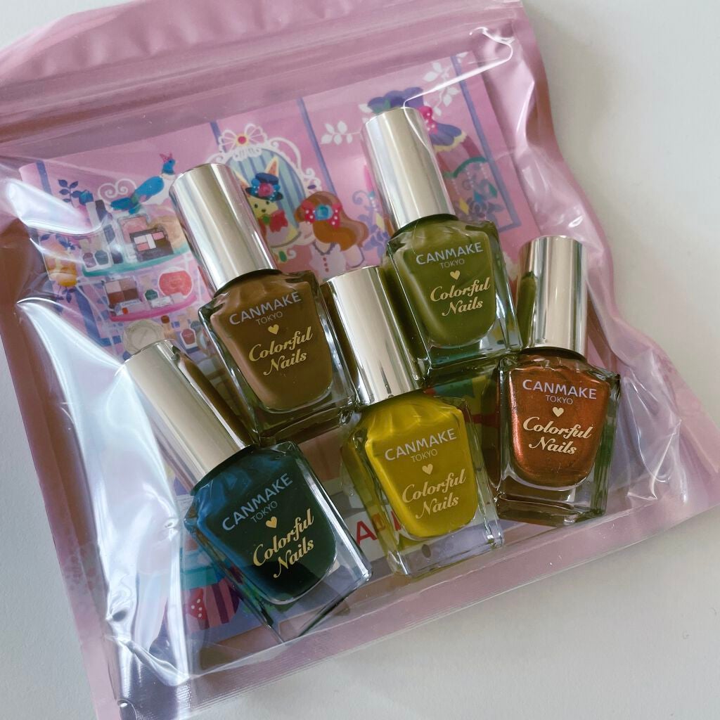 カラフルネイルズ/キャンメイク/マニキュアを使ったクチコミ(3枚目)