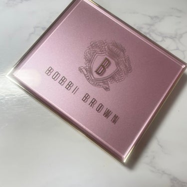 BOBBI BROWN
ピンク グロウ リュクス アイシャドウ パレット

優秀すぎます💞
ラメ、艶感がとても素敵で毎日使いたいくらいの可愛いシャドウパレットです☺️

#BOBBIBROWN#ボビーブ