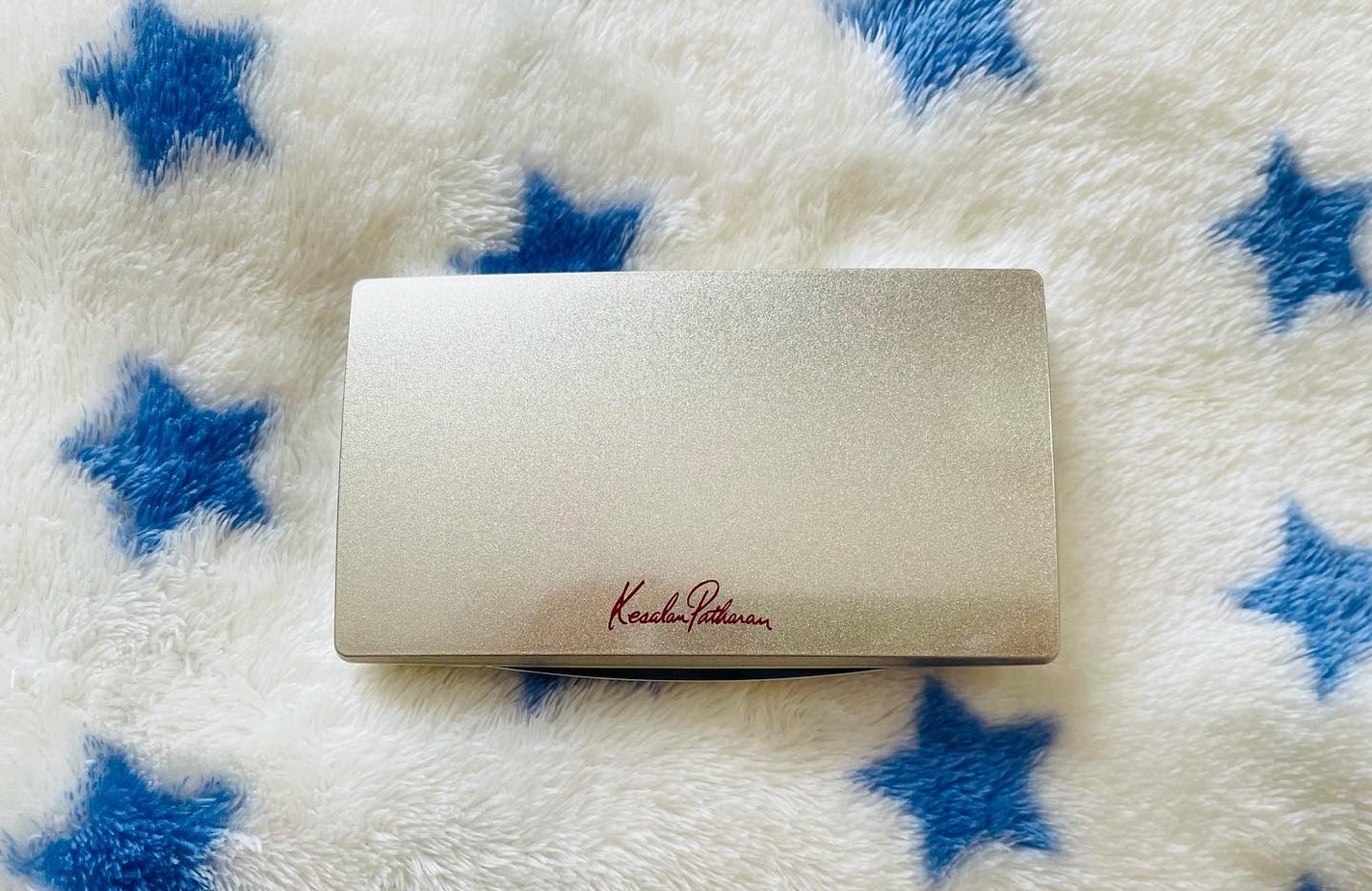 akana on LIPS 「-たったひと塗りで美肌に見えるファンデーションケサランパサラン..」(2枚目)