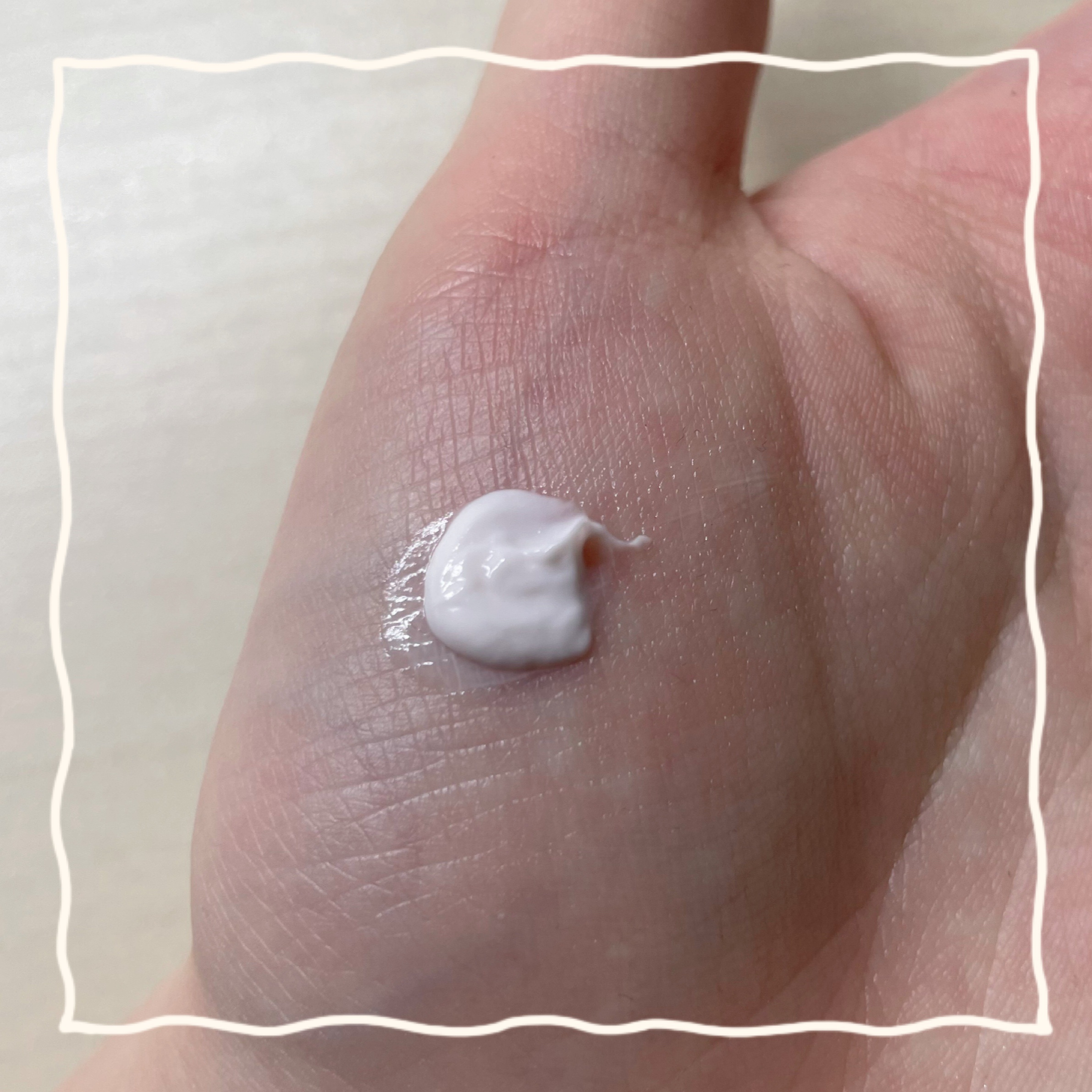 ビューティーチャージプレミアム 瞬間つや美肌 無香料/アトリックス/ハンドクリームを使ったクチコミ（2枚目）