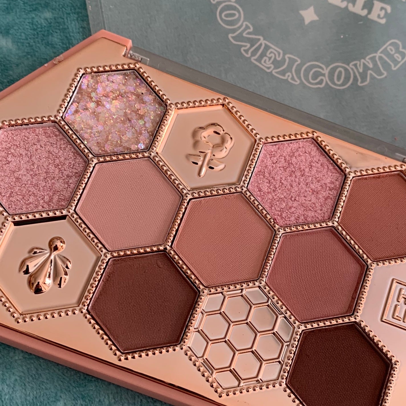 HONEYCOMB PALETTE 601