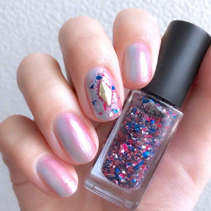 ネイルホリック パーティーフレーク/ネイルホリック/マニキュアを使ったクチコミ(2枚目)