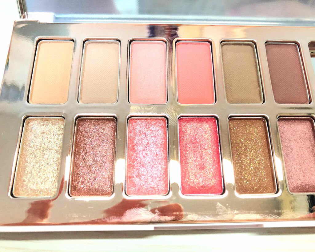 バレンタインボックス3ローズモーメント/VAVI MELLO/アイシャドウパレットを使ったクチコミ（3枚目）