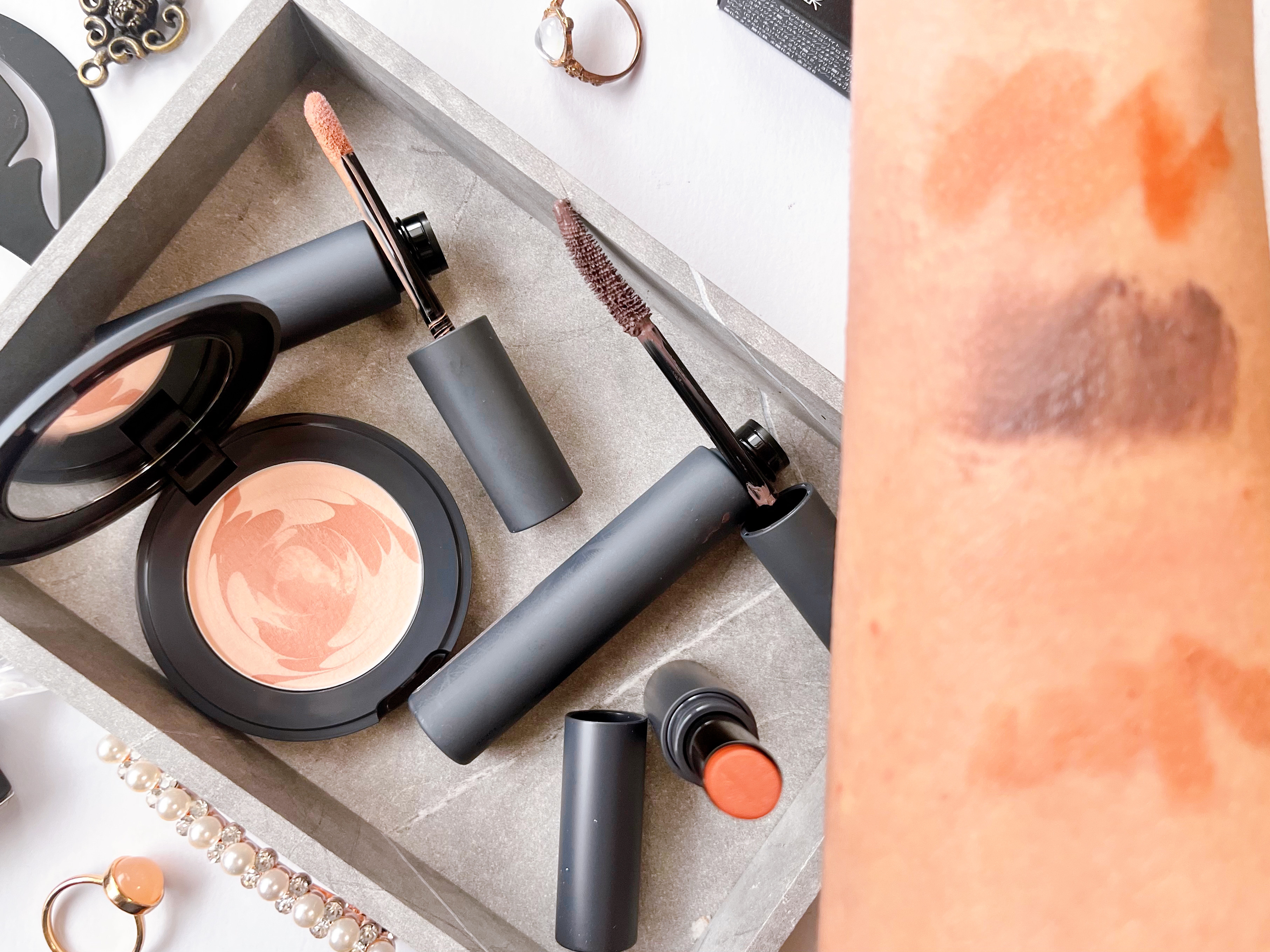 マットラテリキッドシャドウ/KATE/リキッドアイシャドウを使ったクチコミ（3枚目）