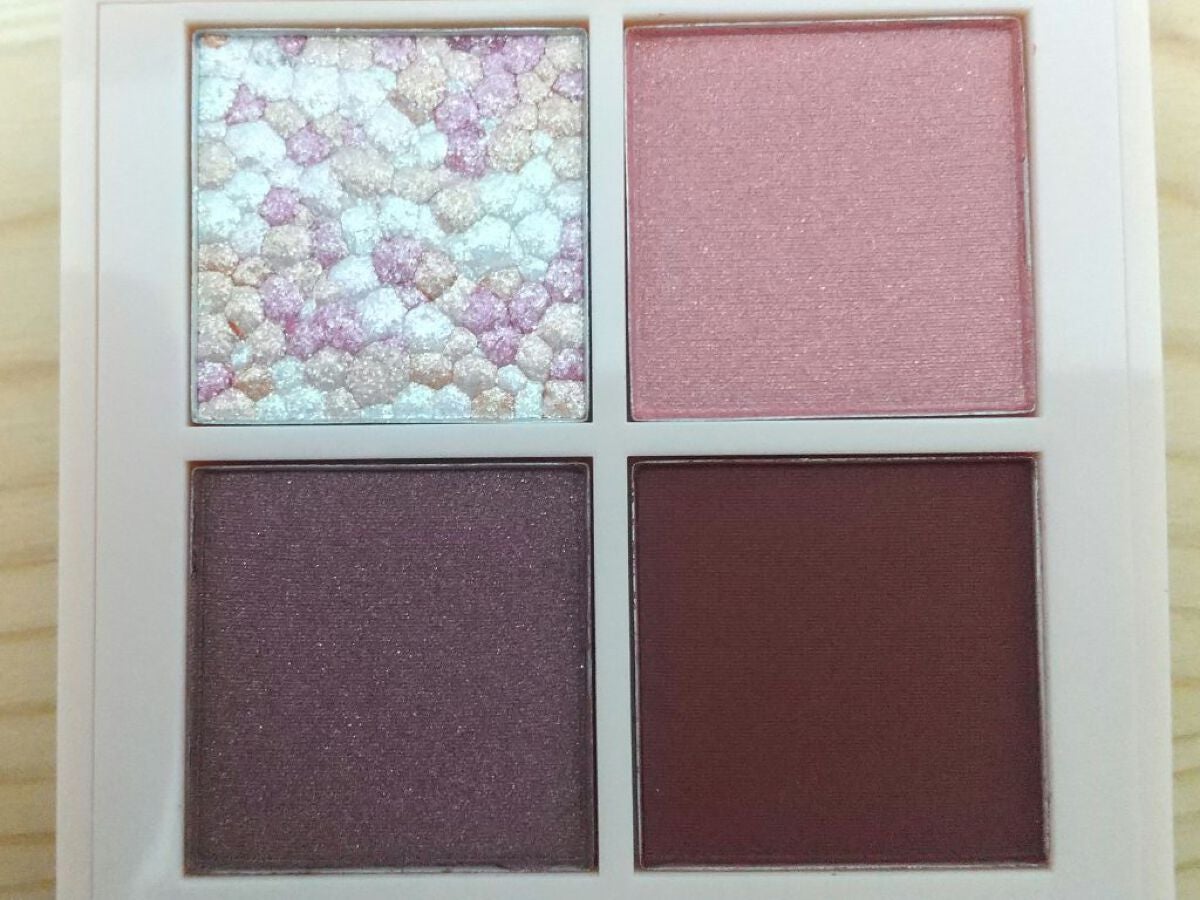 レブロン ダズル アイシャドウ クアッド/REVLON/アイシャドウパレットを使ったクチコミ(1枚目)