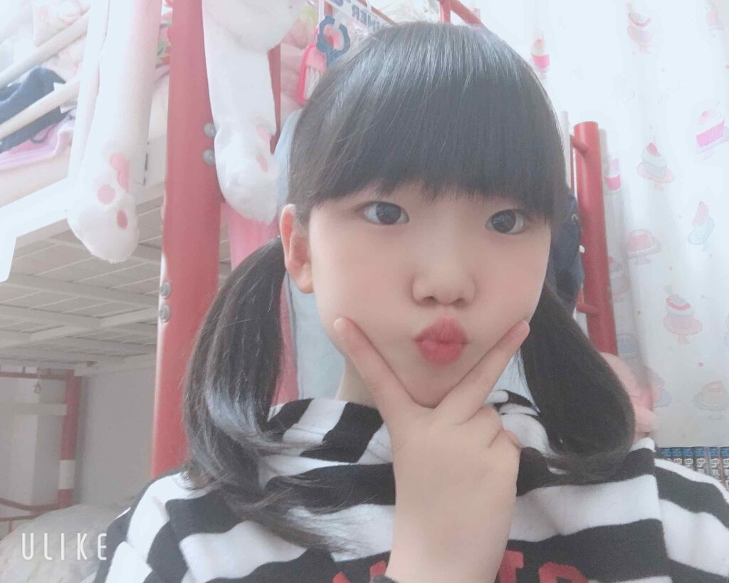 つむ☻(フォロバ100000パーセント) on LIPS 「ツインテールです!今日はシンプルにしてみました!後ろの鬼滅の刃..」(1枚目)