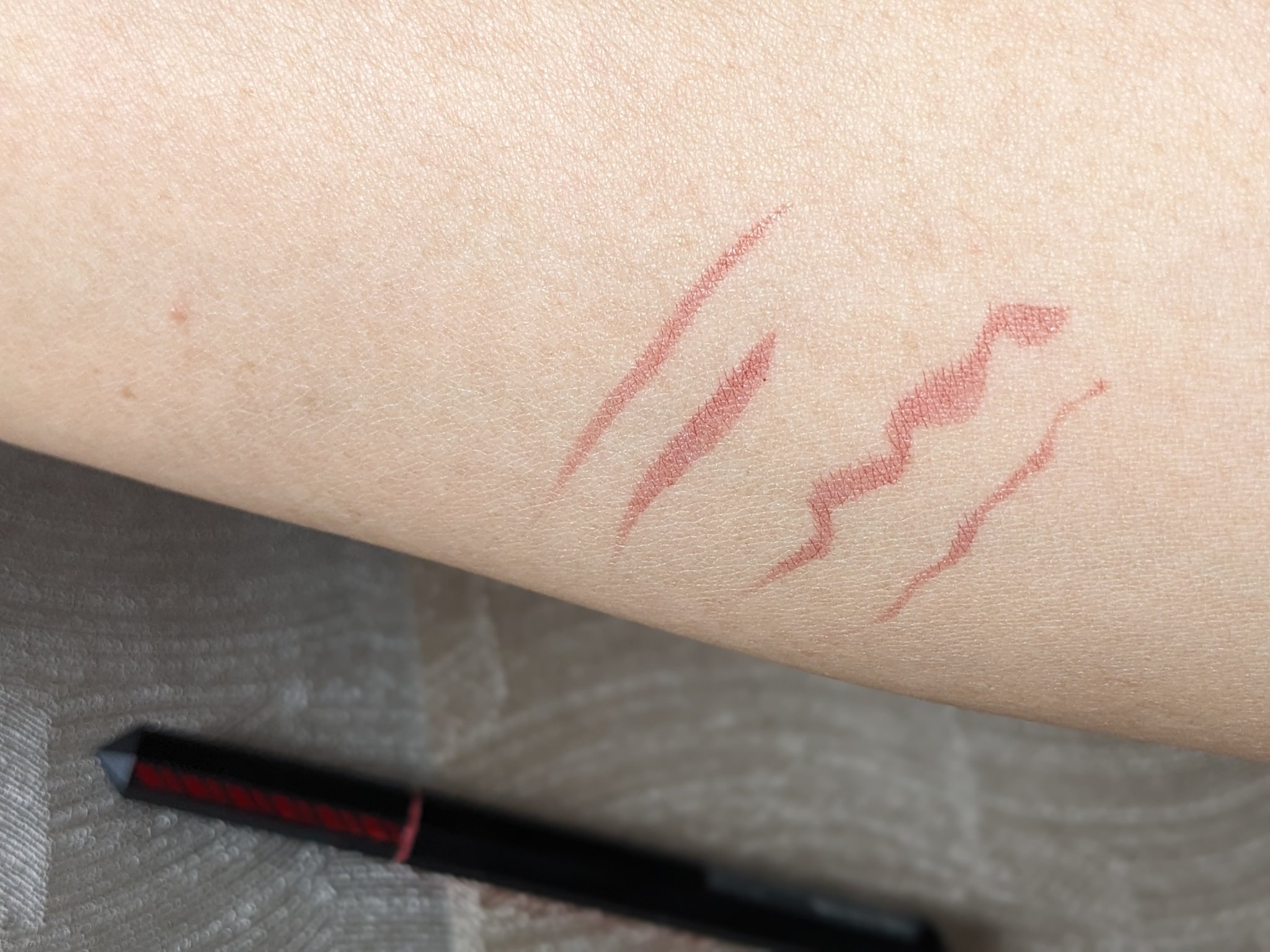 リキッドアイライナー  シアーレッド(Sheer Red)/3650/リキッドアイライナーを使ったクチコミ（2枚目）