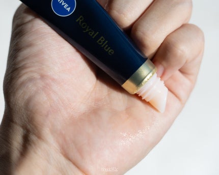 ニベア ロイヤルブルーリップ 濃密美容ケア/ニベア/リップ美容液を使ったクチコミ(6枚目)