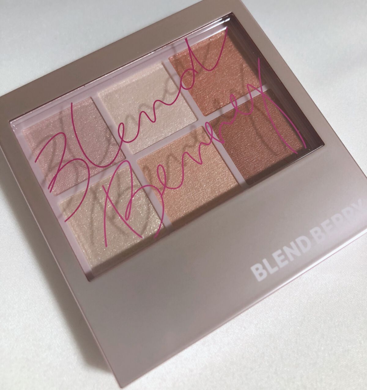 オーラクリエイション #myfavbrown 010 いちごミルク＆ピンクブラウン/BLEND BERRY/アイシャドウパレットを使ったクチコミ（1枚目）