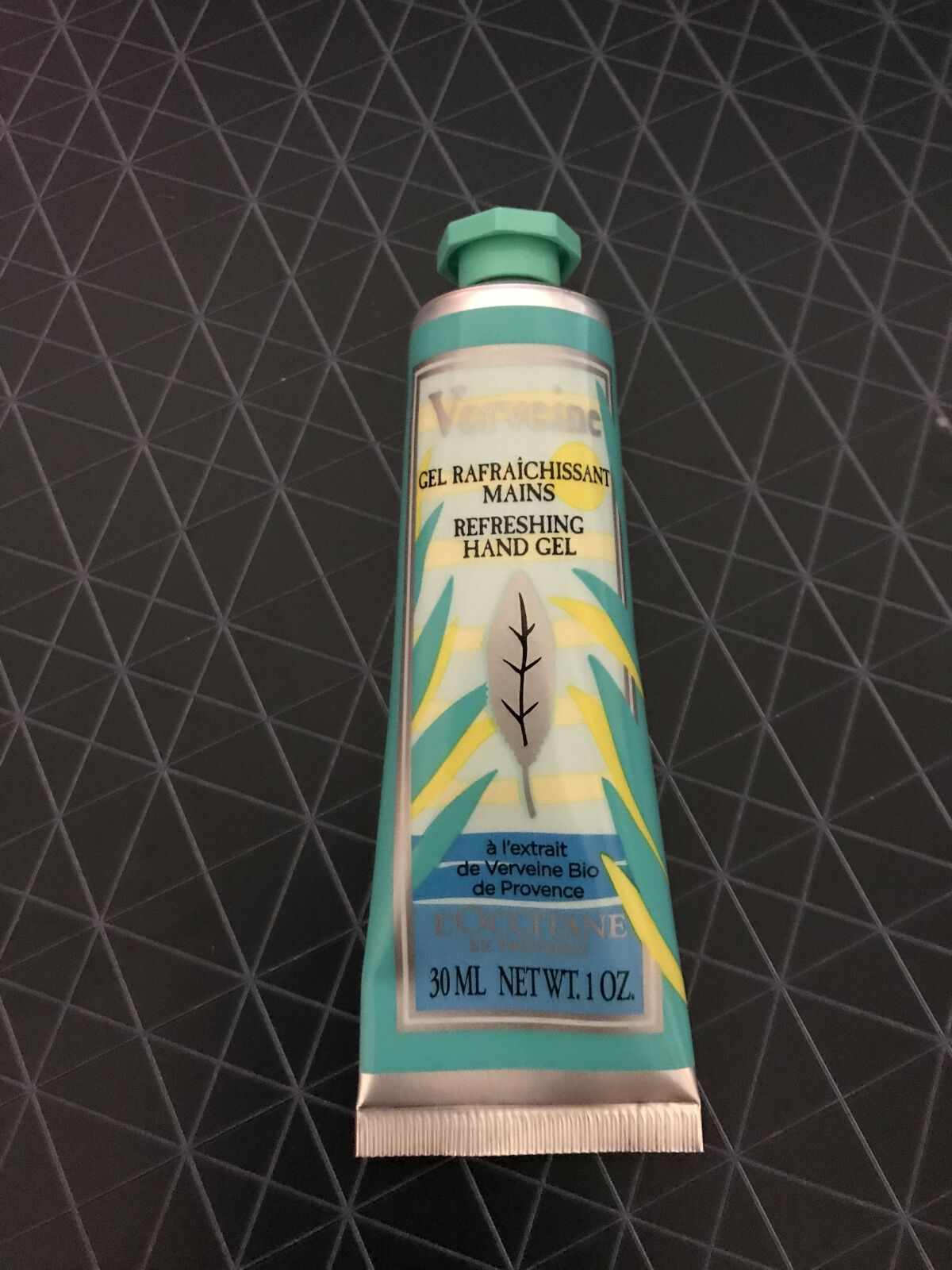 ヴァーベナ グラニテハンドクリーム/L'OCCITANE/ハンドクリームを使ったクチコミ（1枚目）