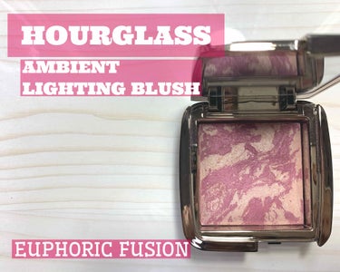 Ambient Lighting Blush/HOURGLASS/プレストパウダーを使ったクチコミ（1枚目）