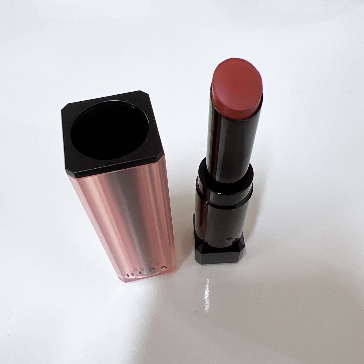 センシュアルパウダーマットリップスティック/HERA/口紅を使ったクチコミ（2枚目）