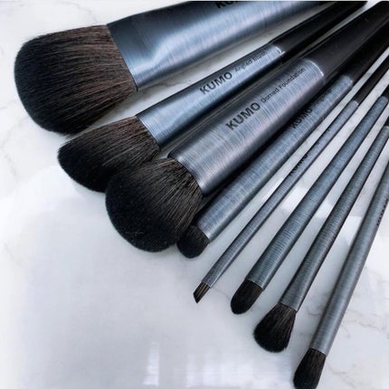 KUMO highlighter brushのクチコミ「♡
雲のように柔らかなタッチ感。
天然毛以上の性能を生み出す
最上級のメイクアップブラシ♡.....」(3枚目)