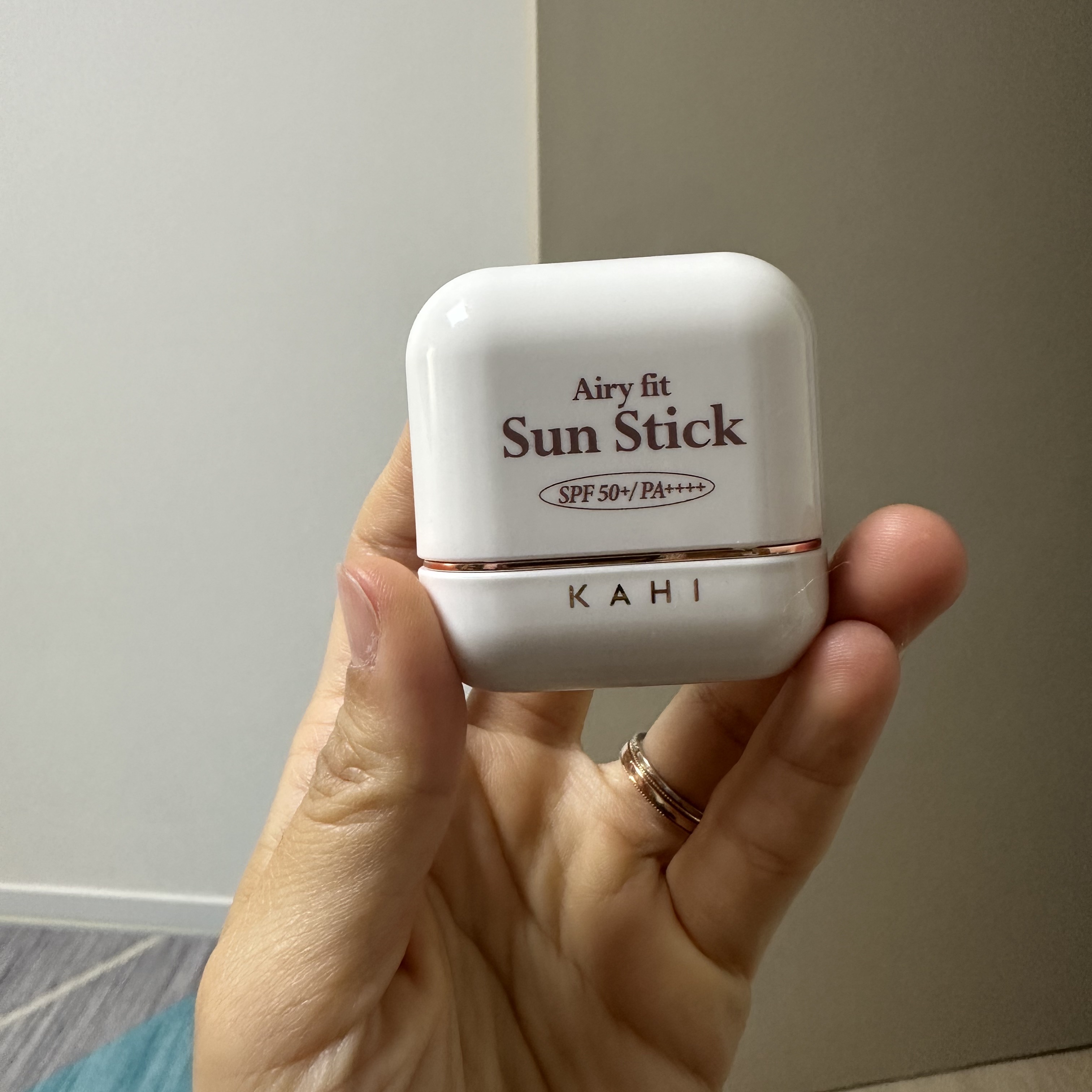 エアリーフィットサンスティック/KAHI/日焼け止めスティックを使ったクチコミ（1枚目）