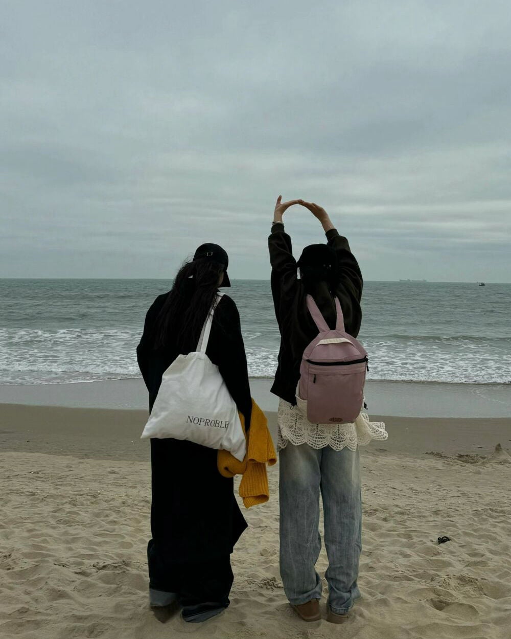 ひとみ on LIPS 「親友と会うのが楽しみです#コーデ#ファッション#韓国雑貨#韓国..」(5枚目)