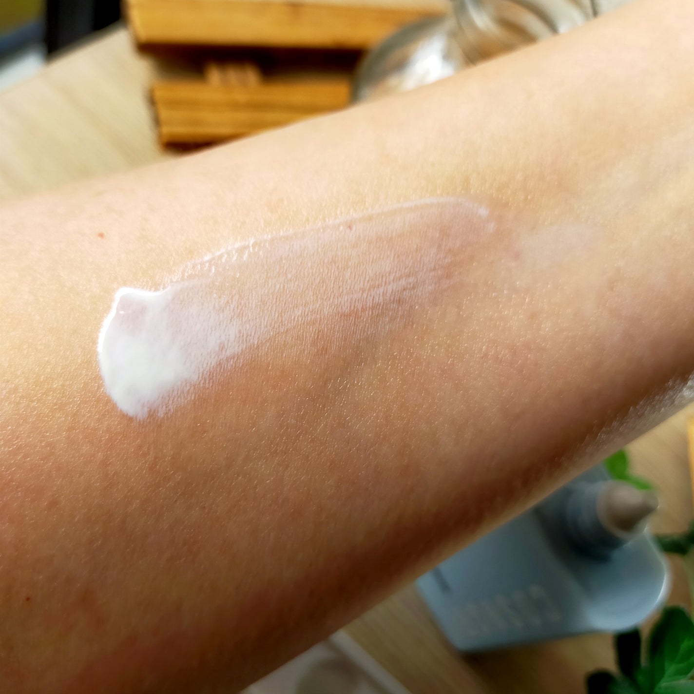 エアリーサンセラム/COSNORI/日焼け止めローションを使ったクチコミ(2枚目)