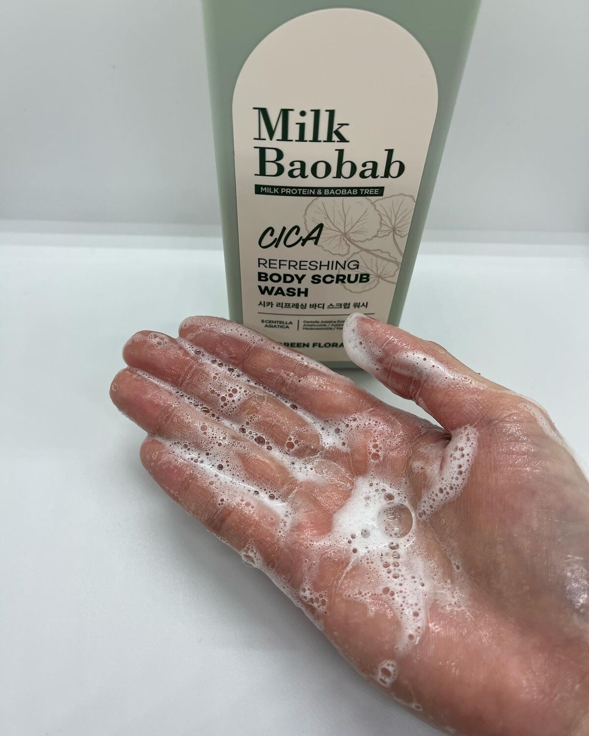シカ リフレッシング ボディ スクラブ ウォッシュ/ミルクバオバブ/ボディスクラブを使ったクチコミ(3枚目)