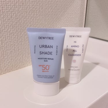 DEWYTREE アーバンシェード アンチポーション トーンアップのクチコミ「💙DEWYTREE
🤍アーバンシェードモイスチャーリペアサン

DEWYTREEの日焼け止め☀.....」（2枚目）