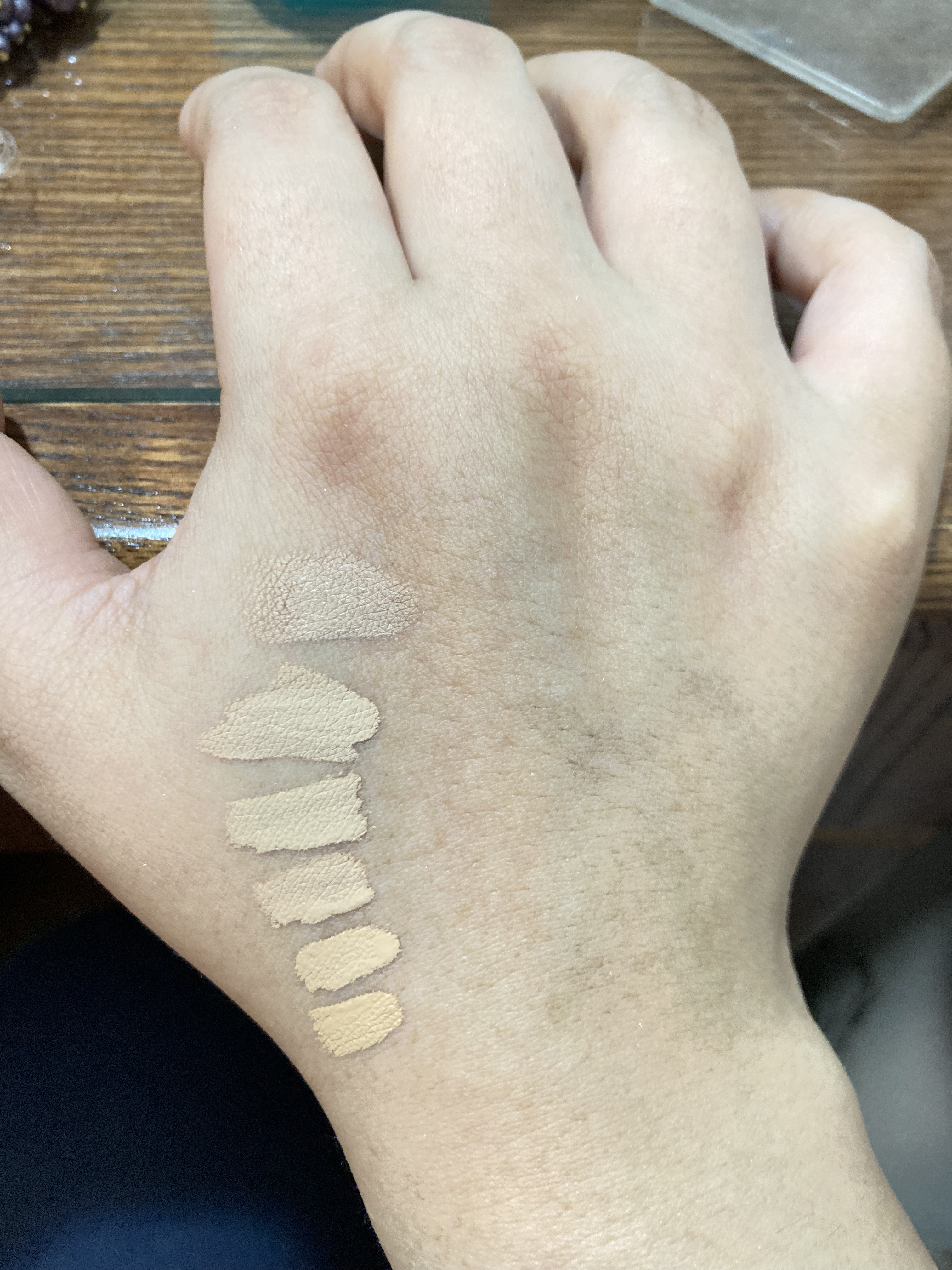 カバーパーフェクション チップコンシーラー 2.5 ミディアムディープ/the SAEM/リキッドコンシーラーを使ったクチコミ（1枚目）