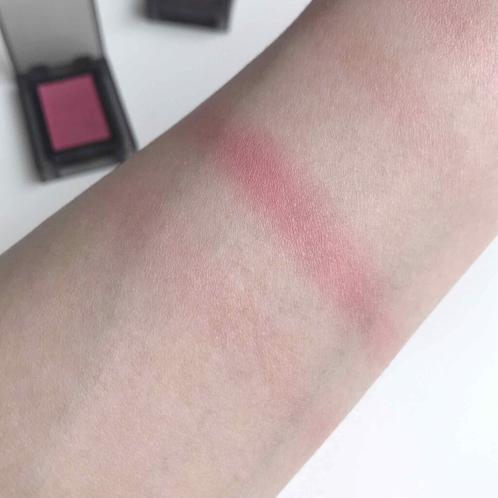 セルヴォーク ヴォランタリー アイズ 31 カンパリ/Celvoke/単色アイシャドウを使ったクチコミ（3枚目）