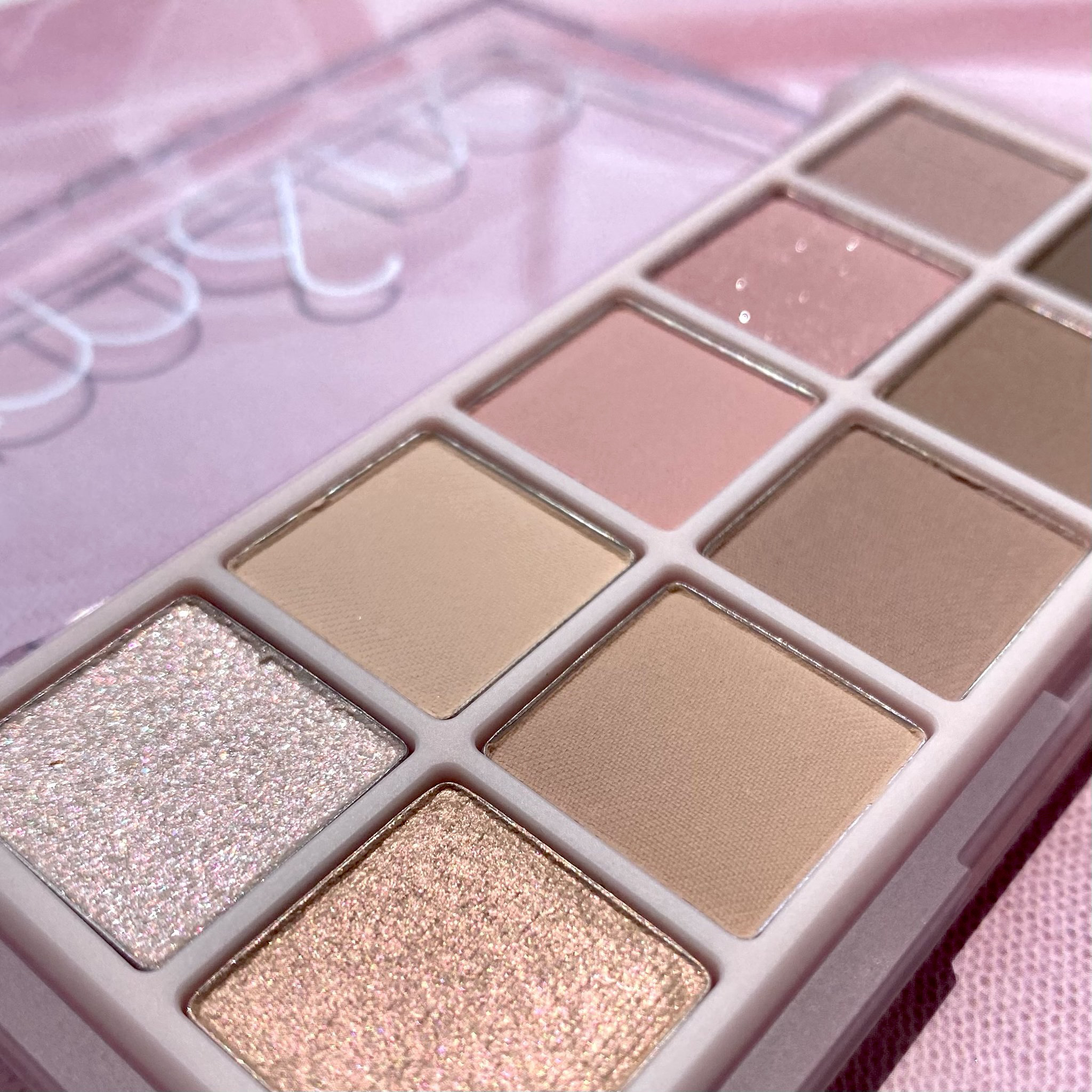 ベターザンパレット 06 ピオニーヌードガーデン(PEONY NUDE GARDEN)/rom&nd/アイシャドウパレットを使ったクチコミ（1枚目）