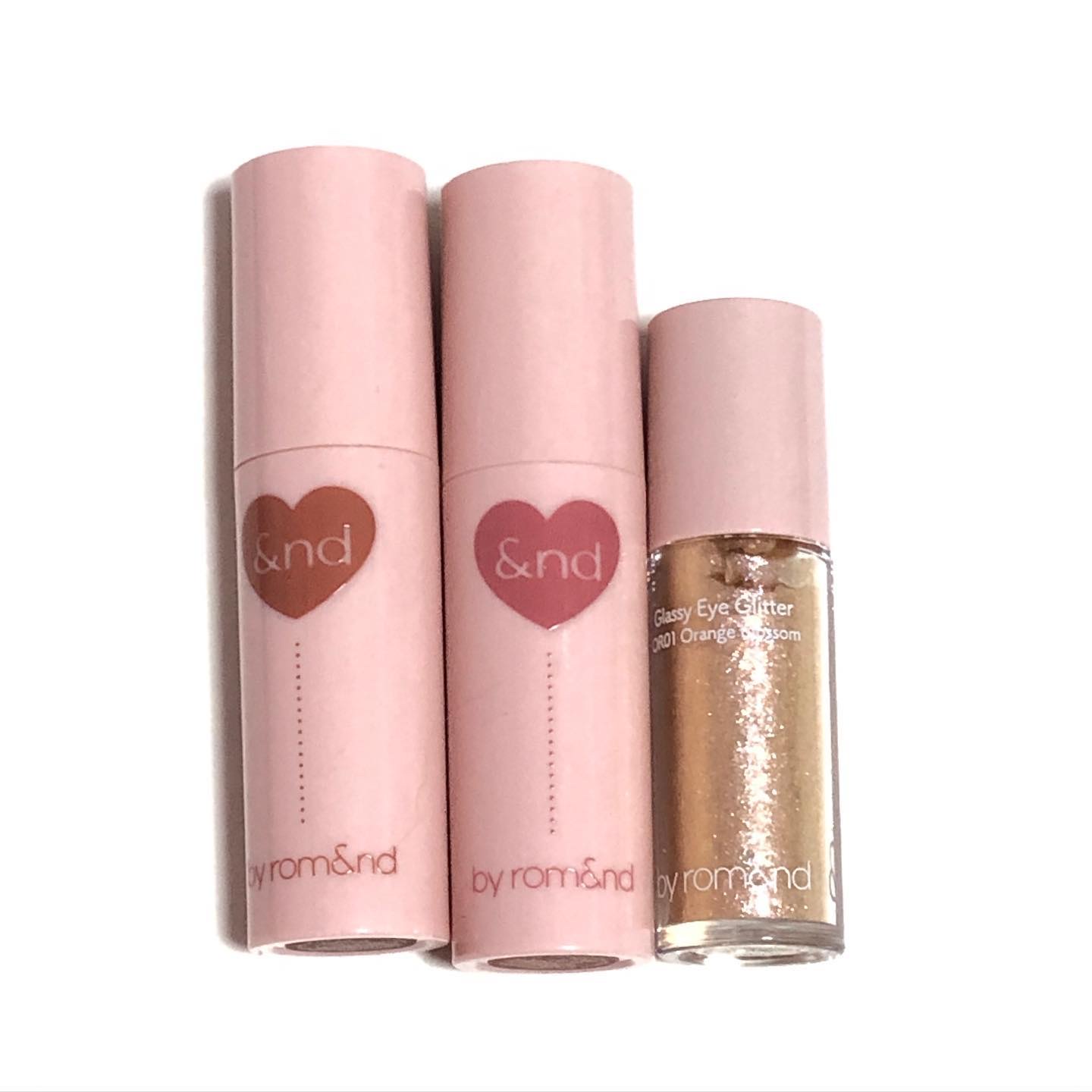 アンドバイロムアンド　グラッシーボムティント/&nd by rom&nd/リップティントを使ったクチコミ（1枚目）