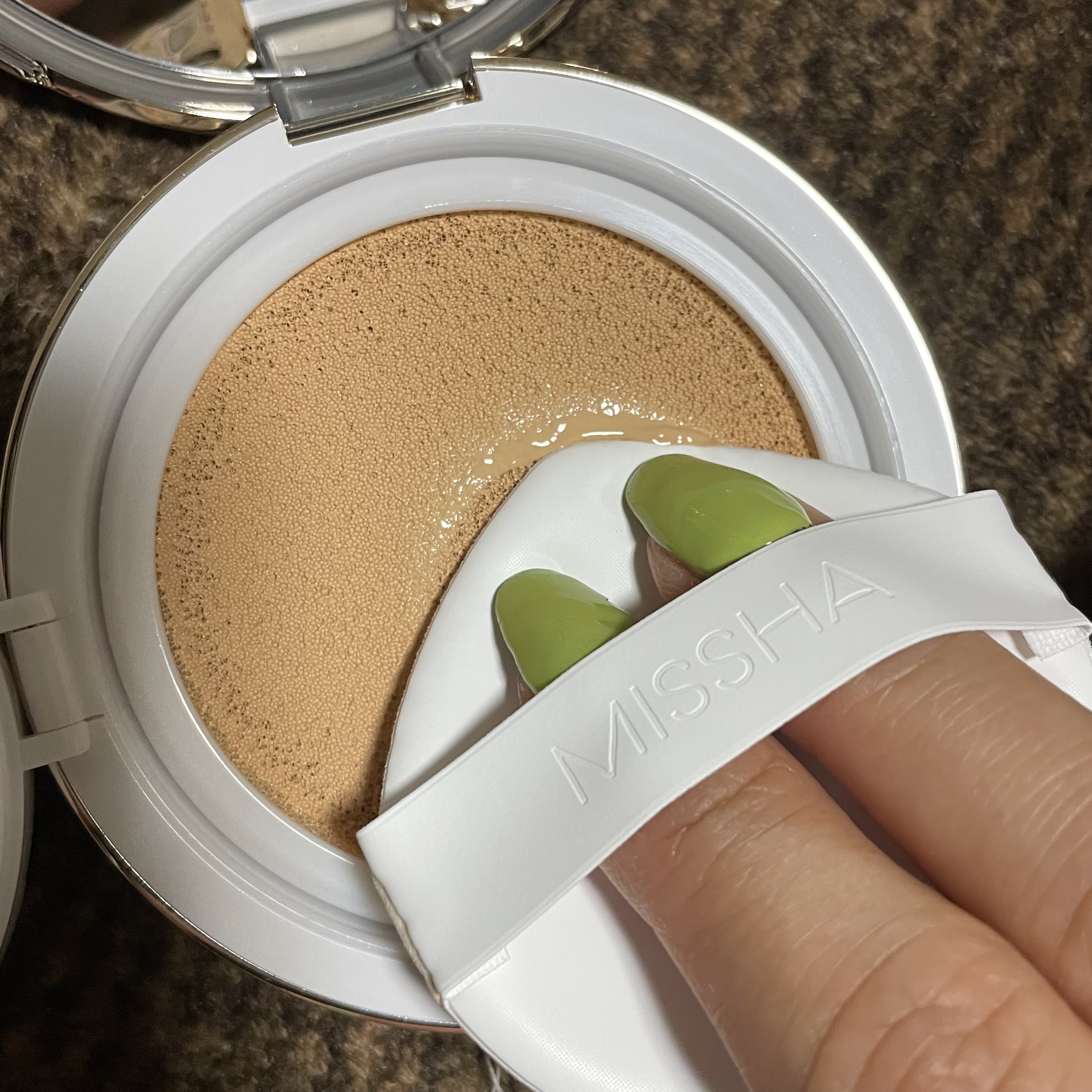 グロウ クッション〈カバータイプ〉 No.23 自然な肌色/MISSHA/クッションファンデーションを使ったクチコミ（2枚目）