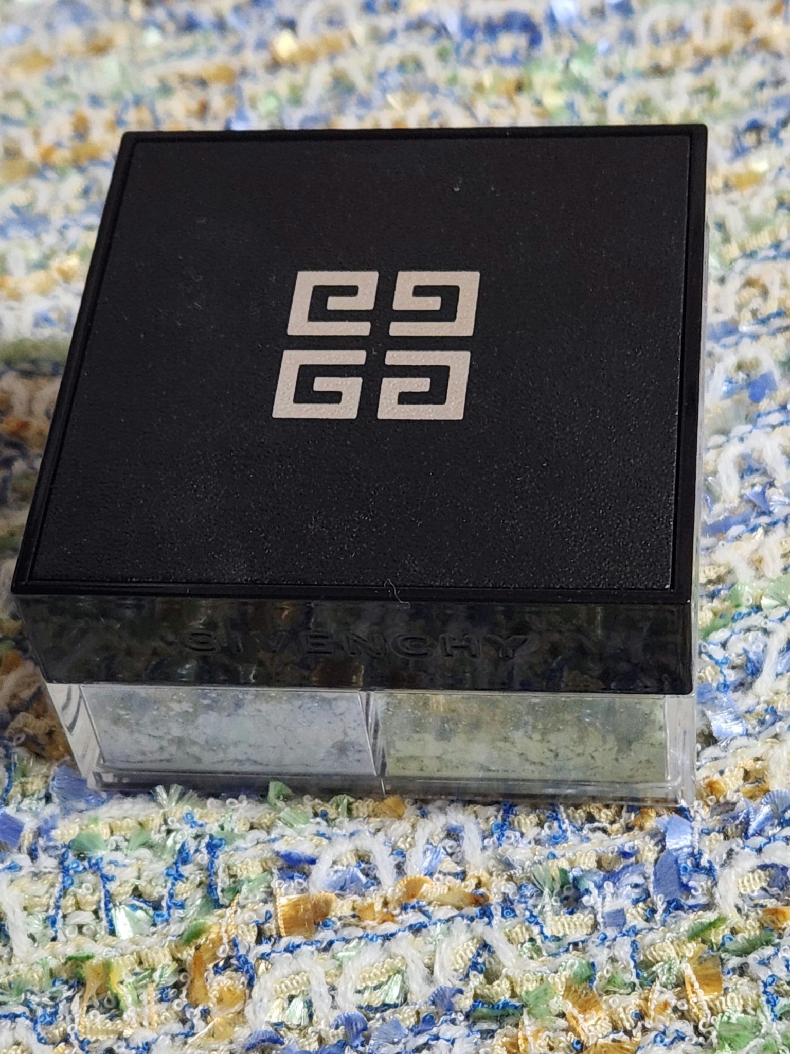 プリズム・リーブル/GIVENCHY/ルースパウダーを使ったクチコミ（3枚目）