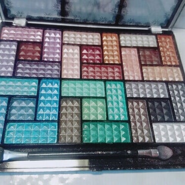 30COLORSEYESHADOWPALETTE/Dolly Angel/パウダーアイシャドウを使ったクチコミ（2枚目）