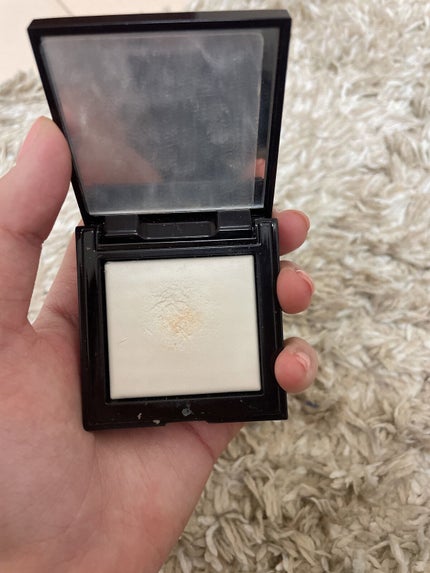 シークレット ブラーリング パウダー フォー アンダー アイズ/ローラ メルシエ/プレストパウダーを使ったクチコミ(2枚目)