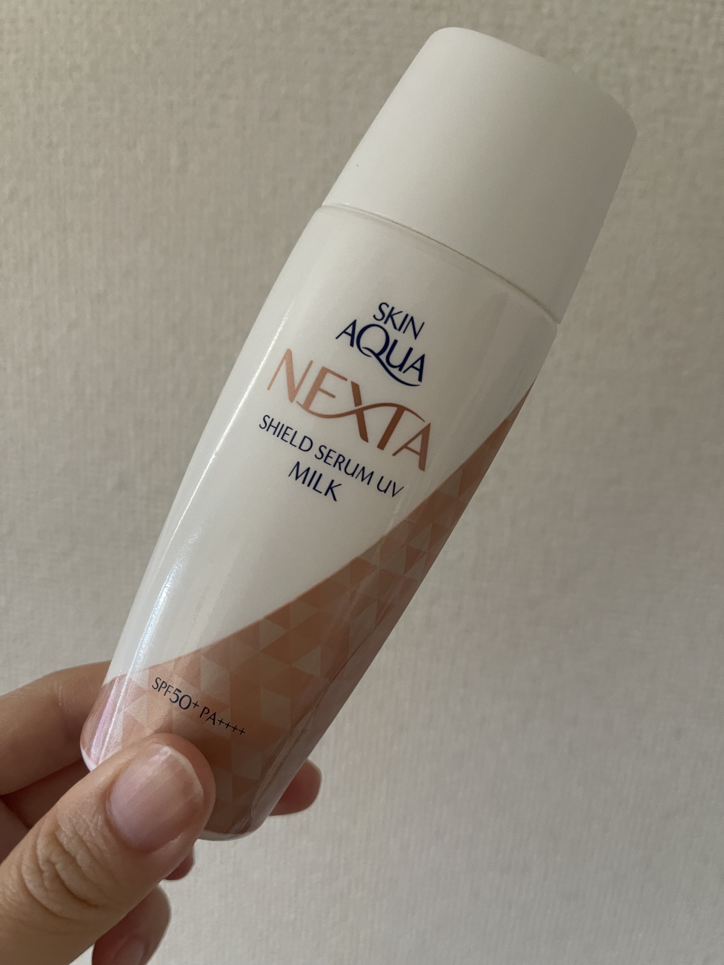 ★スキンアクア
ネクスタ® シールドセラムUVミルク

＊使い切り！＊

ドラッグストアで見つけたらコレ！
1760円とちょっと高めなお値段でしたが、半額だったのでお試しに！と思って買いました。

ボディーに日焼け止めを付けるのが好きじゃな