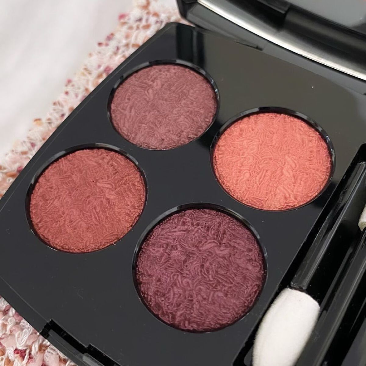 レ キャトル オンブル ツイード 02 ツイード プールプル/CHANEL/アイシャドウパレットを使ったクチコミ（2枚目）