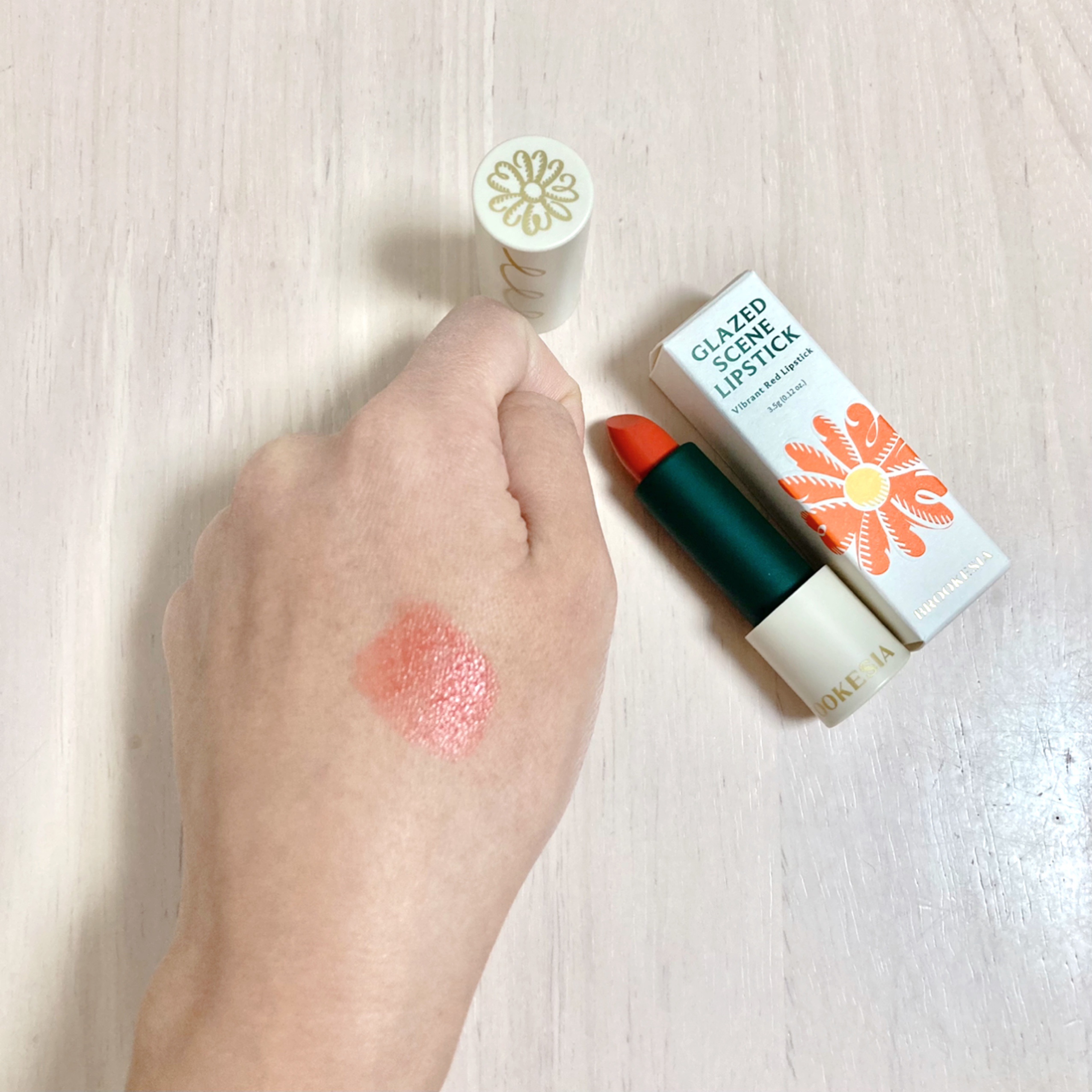 グレーズドシーンリップスティック/BROOKESIA/口紅を使ったクチコミ（2枚目）