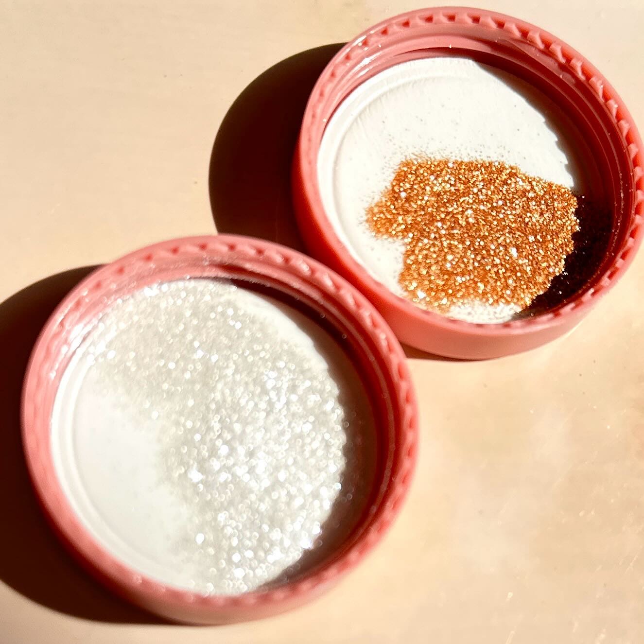 グリッターパウダー/BLING GLOW/パウダーハイライトを使ったクチコミ（3枚目）