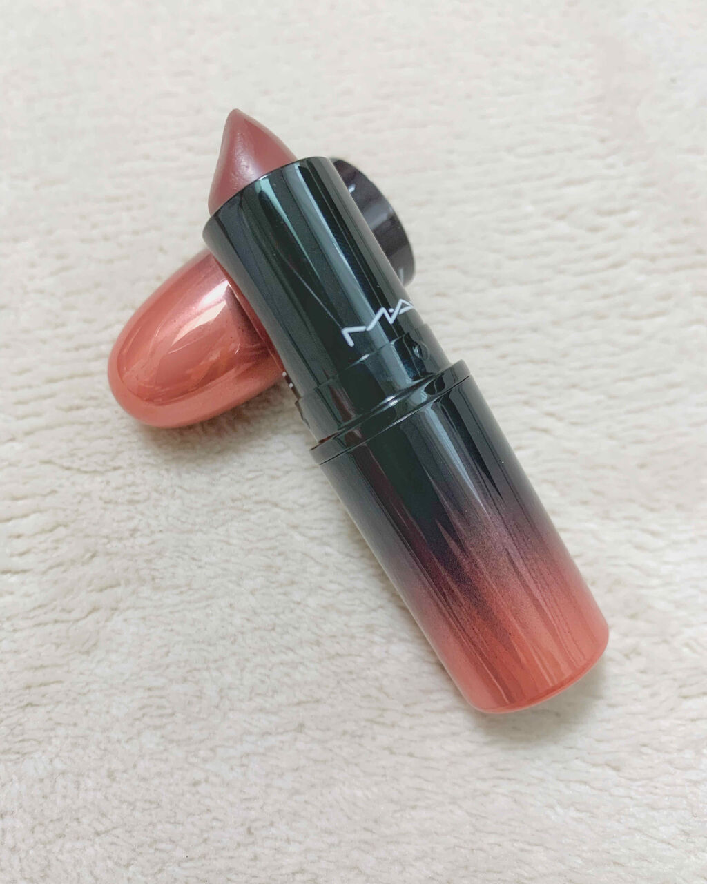 ラブ ミー リップスティック /M・A・C/口紅を使ったクチコミ（1枚目）