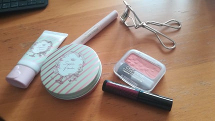 すっぴんパウダー/クラブ/プレストパウダーを使ったクチコミ(3枚目)