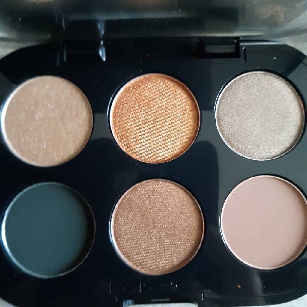 M·A·C ミネラライズ スキンフィニッシュ ライトスカペード (太陽)限定パッケージ/M・A・C/パウダーハイライトを使ったクチコミ（3枚目）